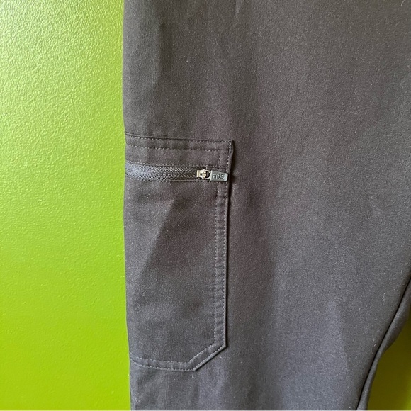 FIGS YOLA BLACK  SKINNY SCRUB PANTS SIZE SMALL - Picture 6 of 7